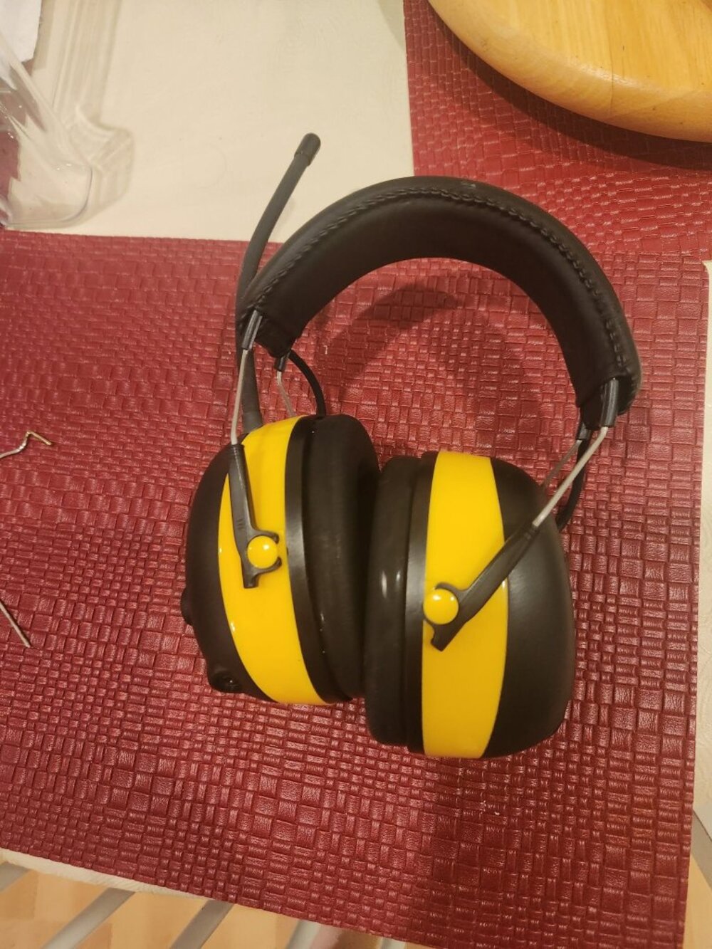 work-tunes noise cancelling headphones- no battery or radio